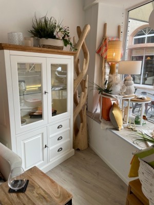 Highboard-Unikatgarderobenstander-Beistelltisch-Set-Dekoration